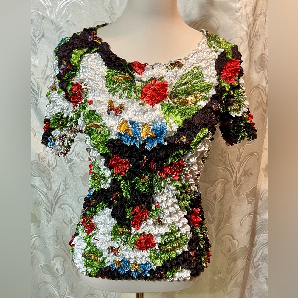 F.C. Black White Red & Green Popcorn Top